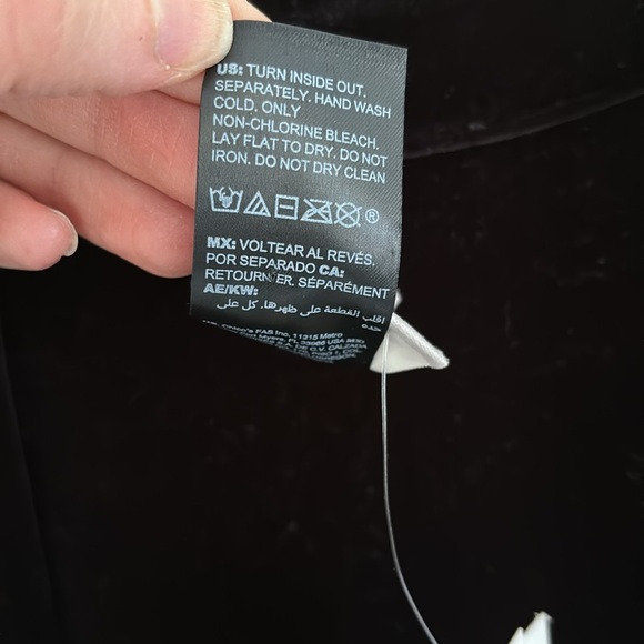 Chicos Travelers Collection Reversible Black To Red Velvet Floral Jacket NWT - Picture 8 of 11